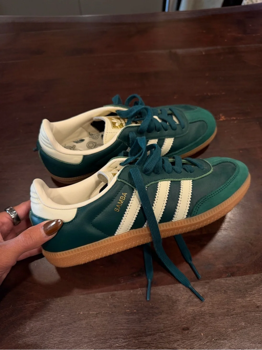 Emerald green Sambas